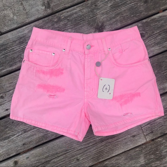 (+) People Shorts - Picture 4 of 10